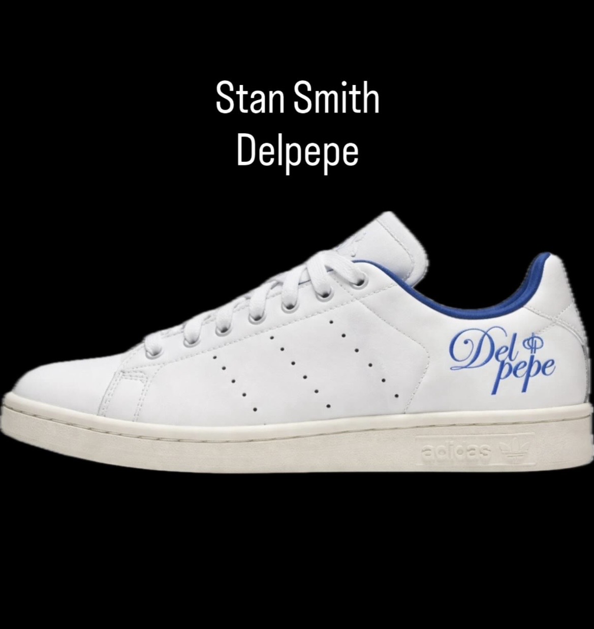 Del Pepe Stan Smith Del Pepe Edition – weißer Custom Sneaker mit Del Pepe Schriftzug in Blau
